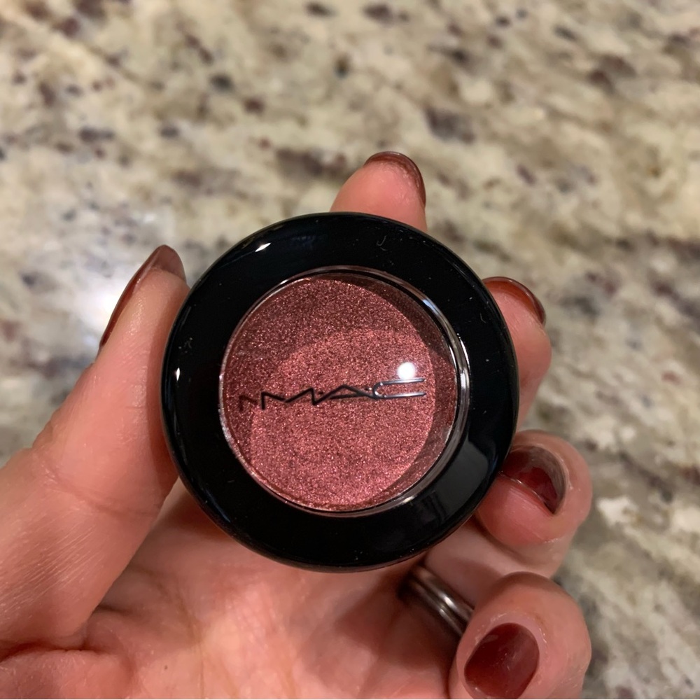 MAC EYESHADOW DAZZLESHADOW - ROYAL RUBY ~ 0.05 OZ / 1.5G FULL SIZE